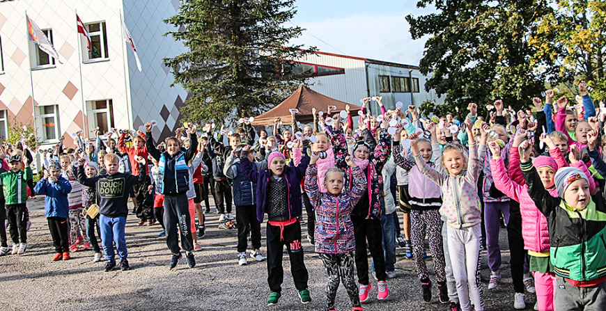 Olimpiskajā dienā visi sporto svaigā gaisā