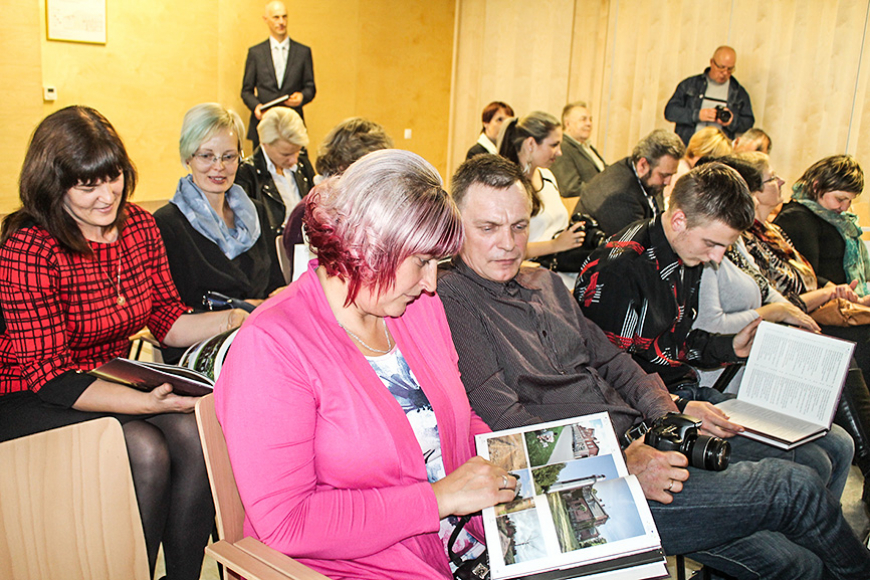 «Salā» prezentē ZBR divdesmitgadei veltītu fotoalbumu