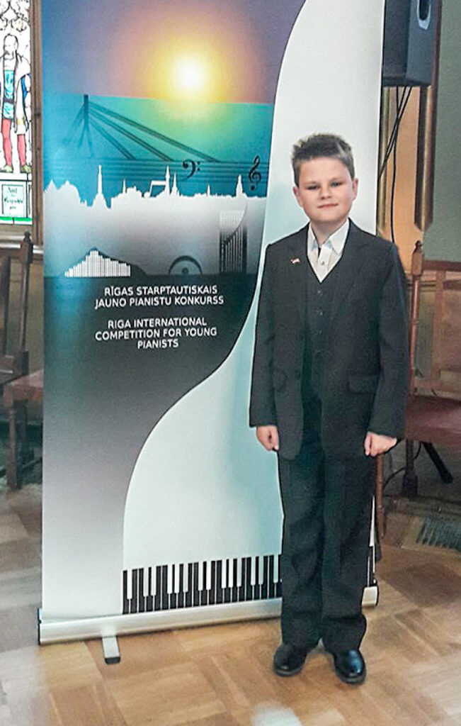 Staiceles MMS audzēknim 1. vieta starptautiskā pianistu konkursā