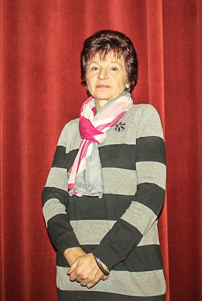 Lidija dzied, spēlē teātri un labprāt ceļo