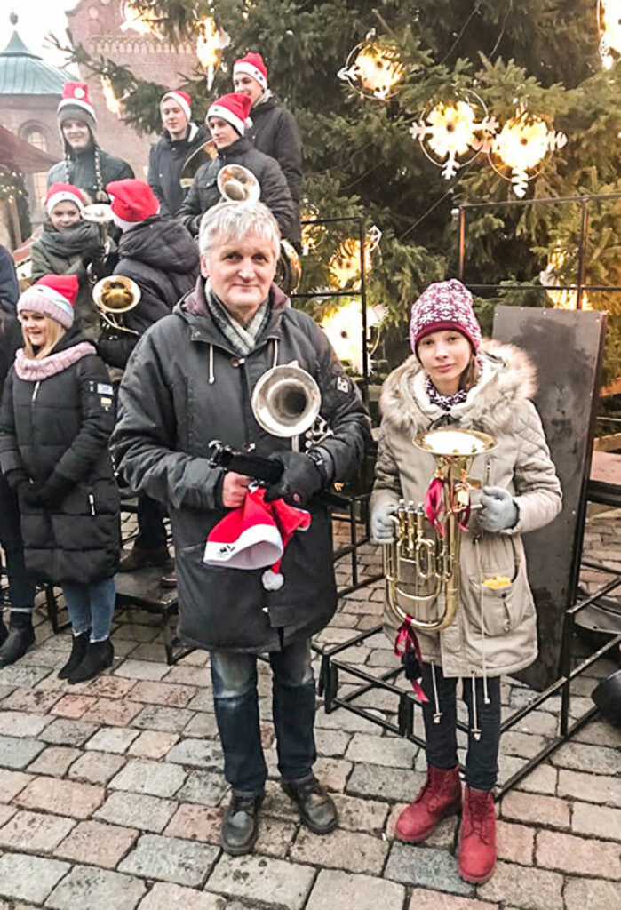 «Ziemassvētku tubu» koncertā Rīgā arī mūsu mūziķi