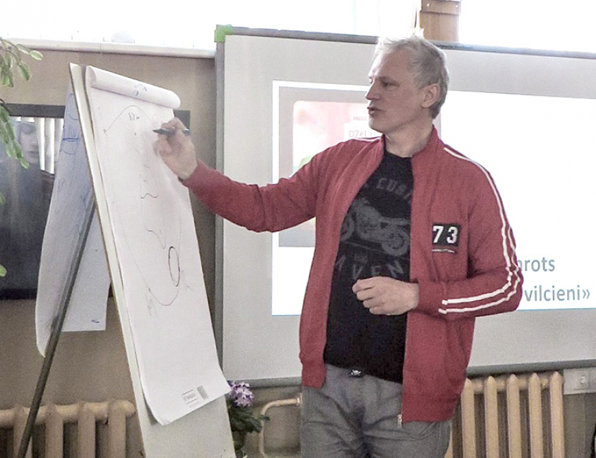 Ar Staiceles bērniem tikās Pauls Timrots