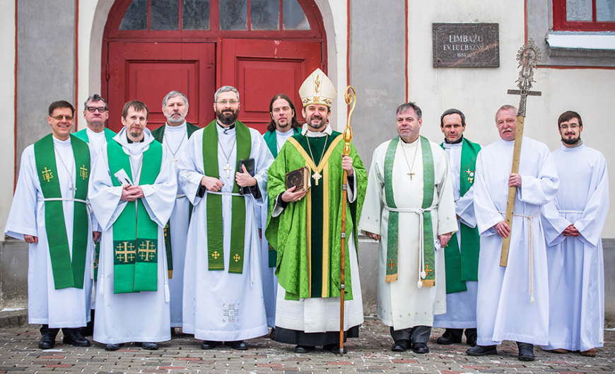 Limbažos ieved amatā prāvestu