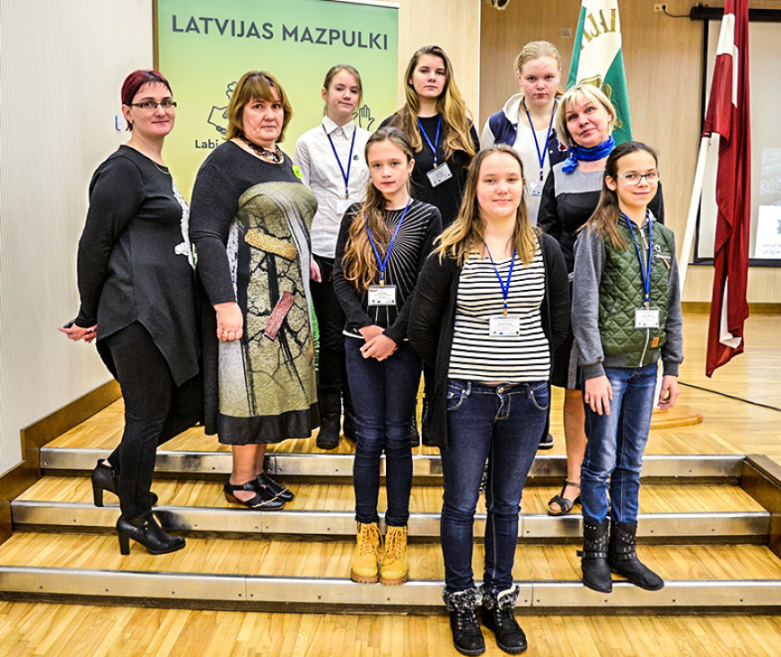 Mūspuses mazpulcēni un pedagogi konferencē «Mazpulki Latvijas simtgadei»