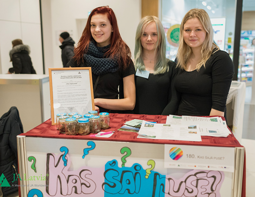 Pāles skolēnu mācību uzņēmumam balva pasākumā «Cits bazārs»