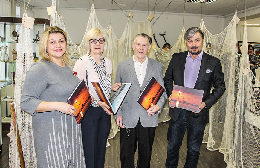 Ar novada fotoalbumu godina Salacgrīvu 90 gadu jubilejā