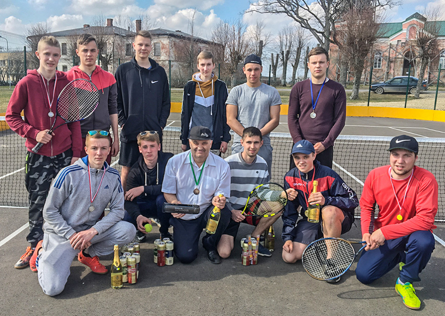Pociemā dots starts tenisa čempionātam