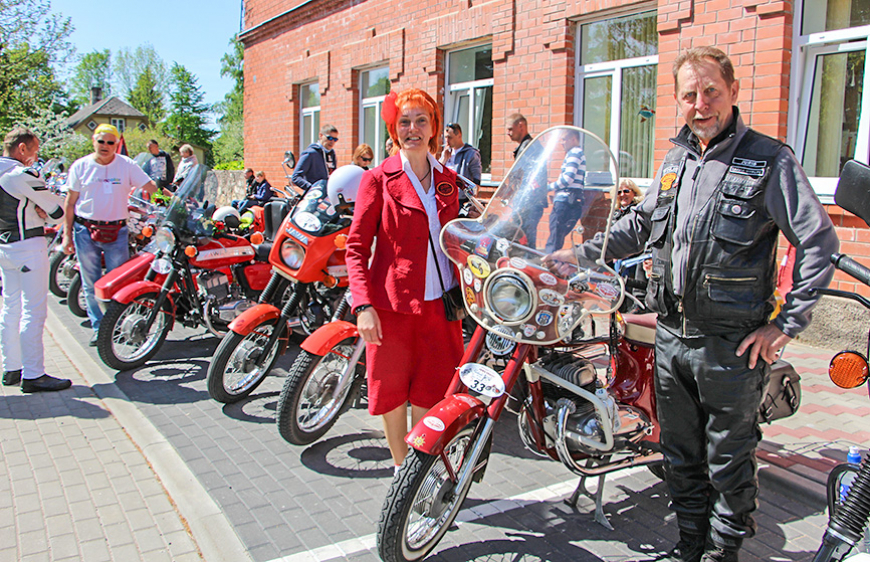 Mūspusē pulcējās motocikla «Jawa» draugi