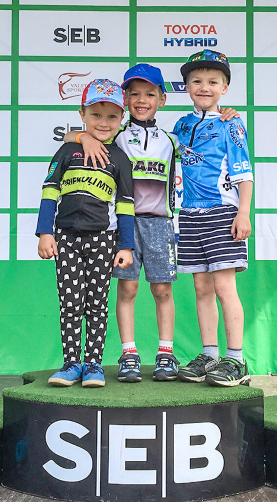 Limbažu un Pociema jaunajiem riteņbraucējiem panākumi SEB MTB maratonā