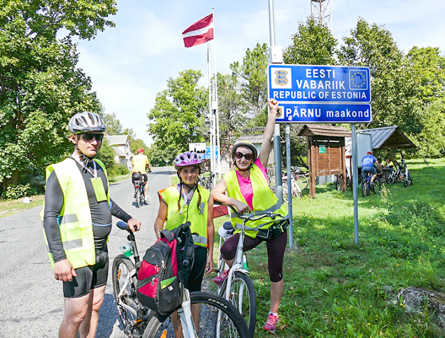 Alojiešiem izdodas lielisks simtgades velobrauciens