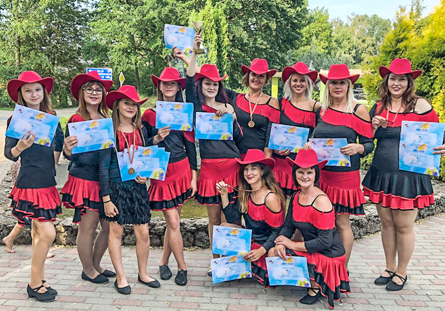«Crazy Daisy» – līnijdeju sacensību uzvarētājas