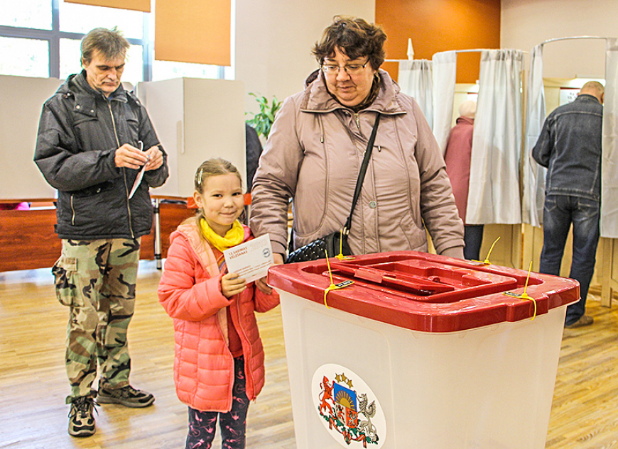 Limbažos vēlēšanu dienā jūtama rosība