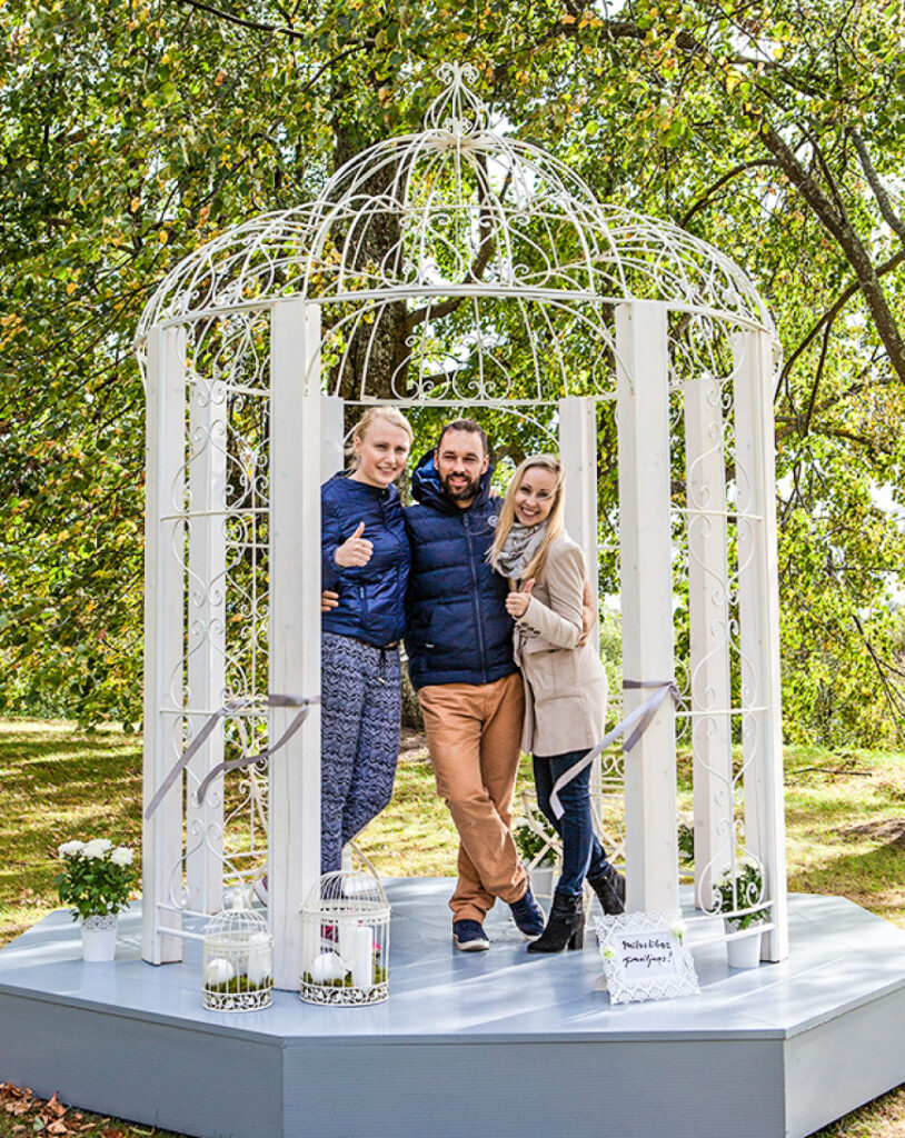 Salacgrīvas pilskalnā atklāts Mīlestības paviljons