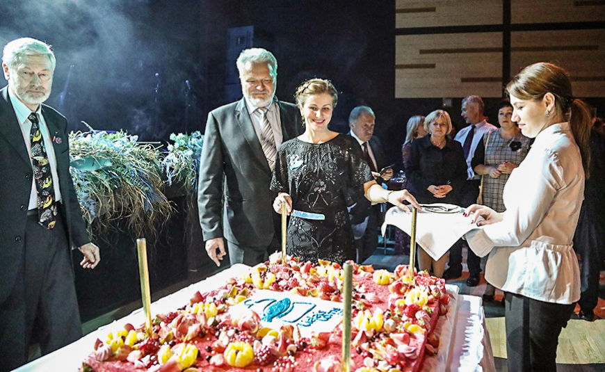 Balvu «Lielais loms» saņem arī SIA «Baltijas zivis-97» tehnoloģe