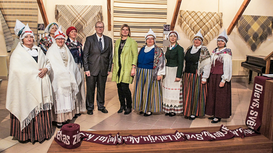 TLMS «Dzilna» nosvin mūsu valsts svētkus Baltkrievijā