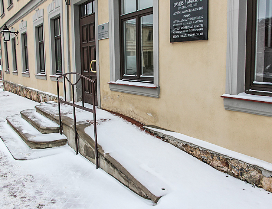Limbažos veikts pētījums par ārējās vides objektu pieejamību