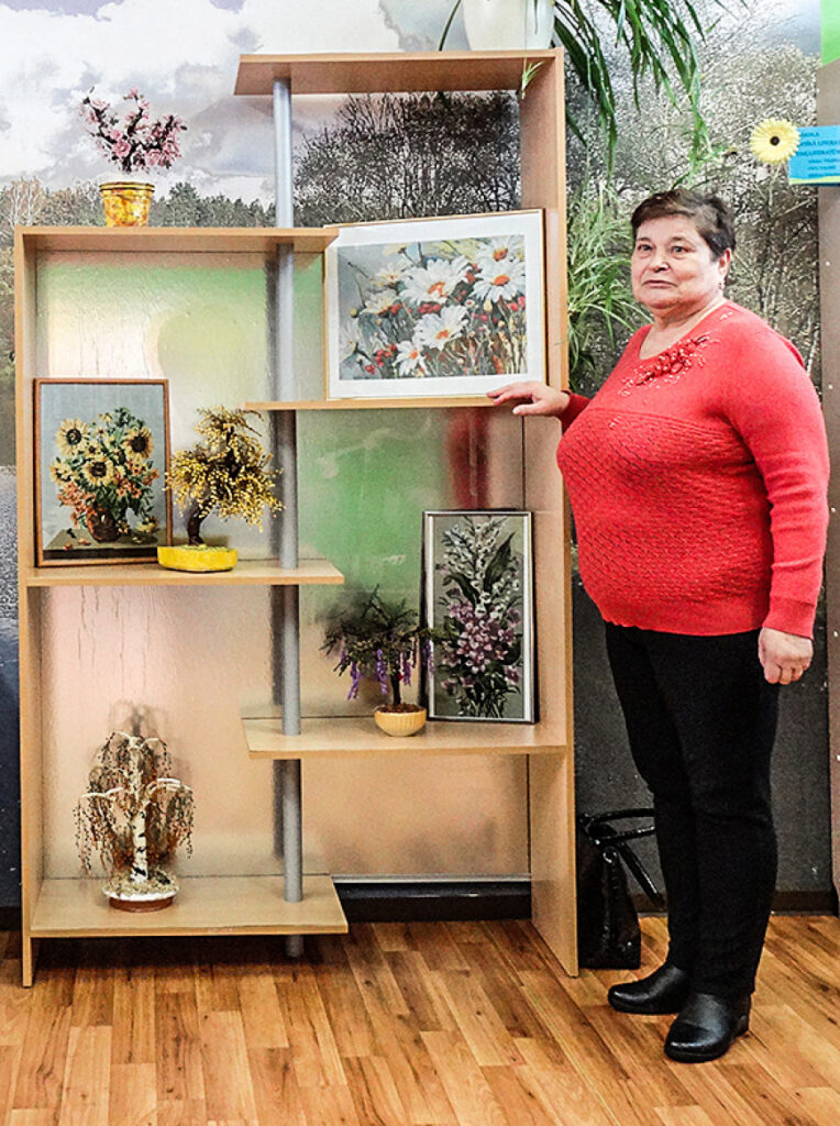 Vīķietes rokdarbi “uzziedējuši” Staiceles bibliotēkā