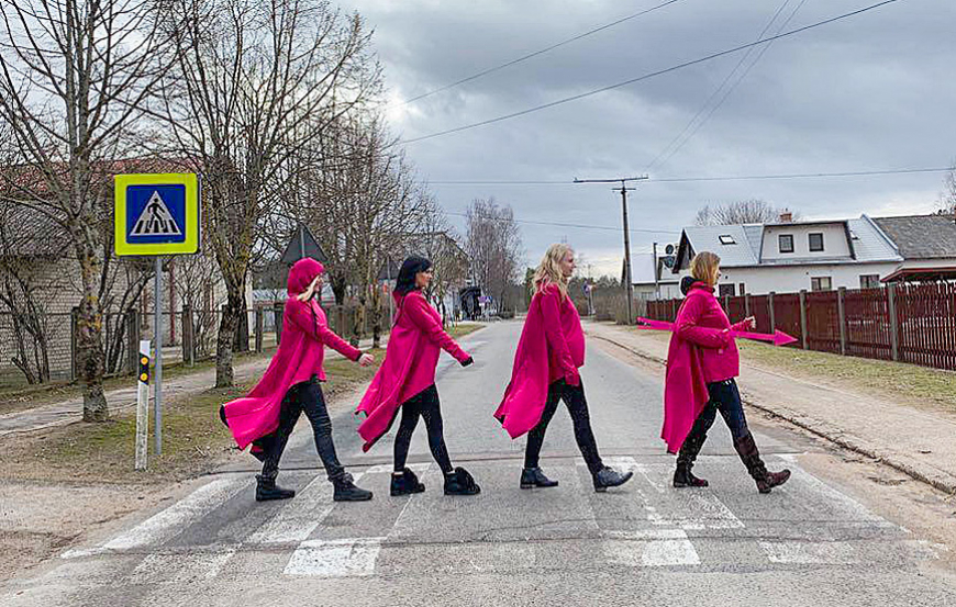 Arī mūspuses dāmas startēja Sieviešu dienas rallijā
