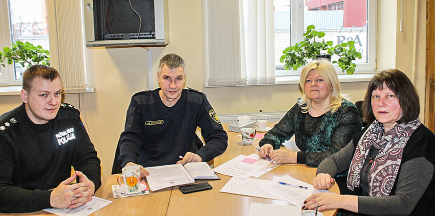 Pie sarunu galda – Limbažu novada bāriņtiesa un policisti