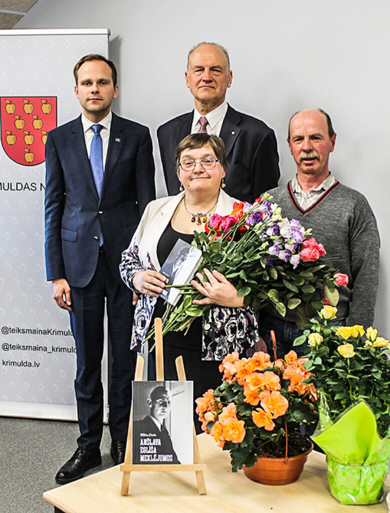 Inciemā atver Māras Ozolas grāmatu par novadnieku Anšlavu Eglīti