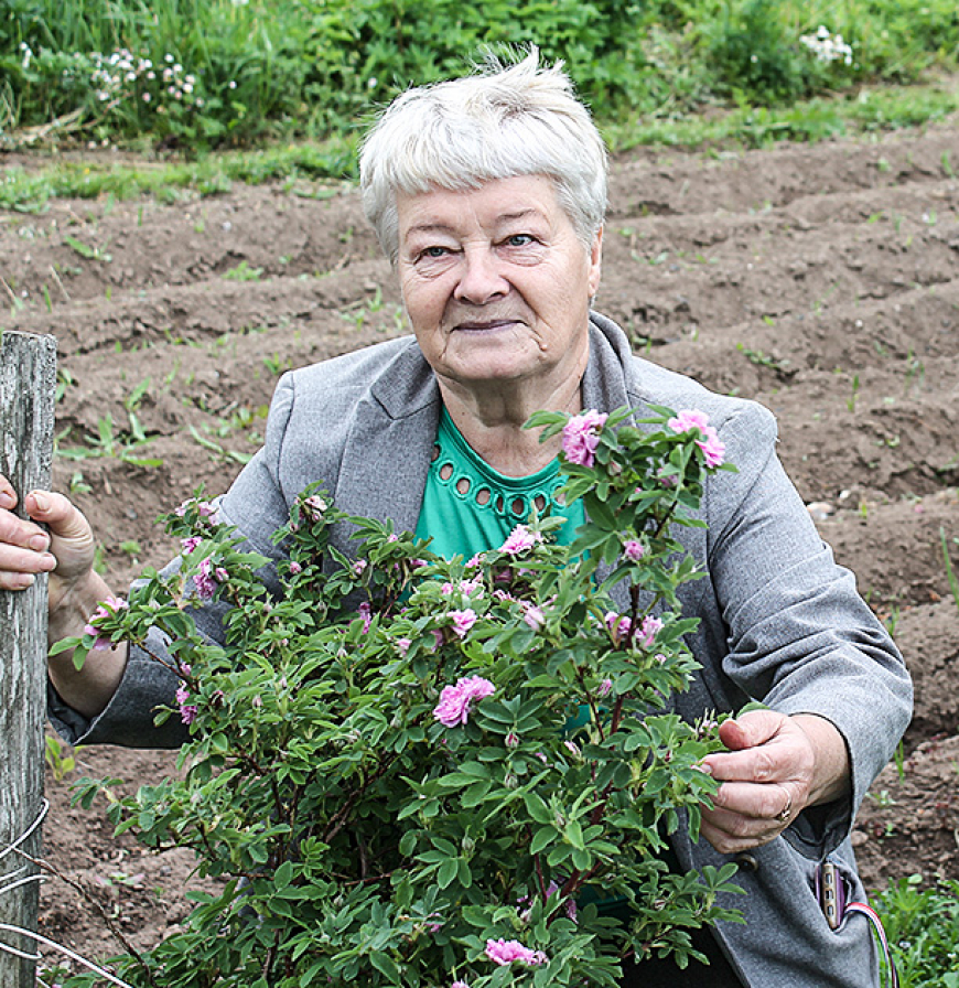 Sievietes allaž jaunas un foršas, vien spoguļi nepareizi