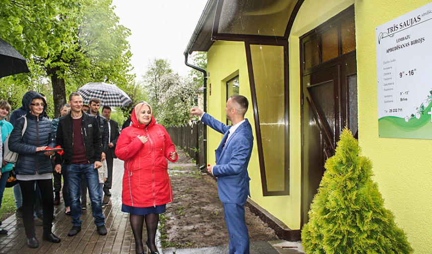 «Trīs saujas smilšu» paplašina darbību Limbažos