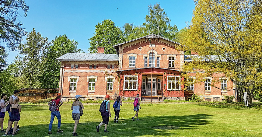 Latvijas apstaigātāji mēro ceļu no Staiceles līdz Ipiķiem