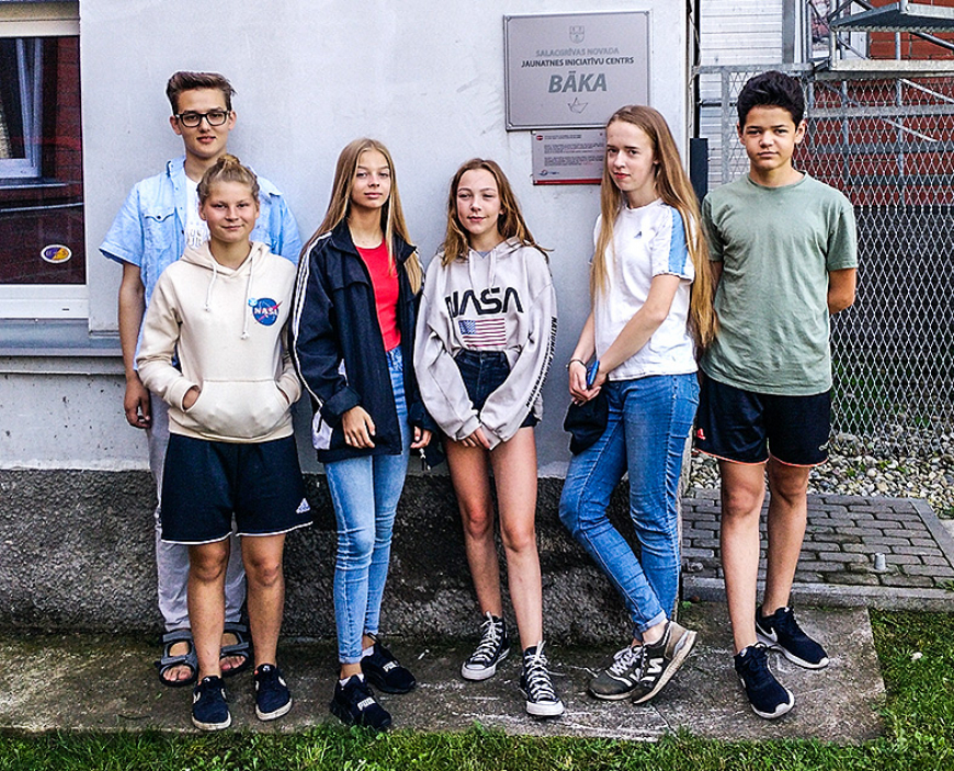 Staiceles skolēni iepazīst jūrtaku no Salacgrīvas līdz Ainažiem