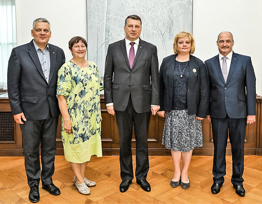 Zemnieku federācija par saviem mērķiem informē arī Raimondu Vējoni