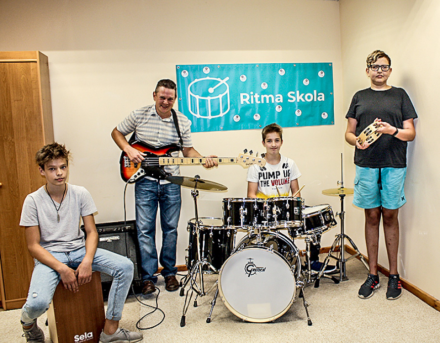 Limbažos durvis ver Ritma skola