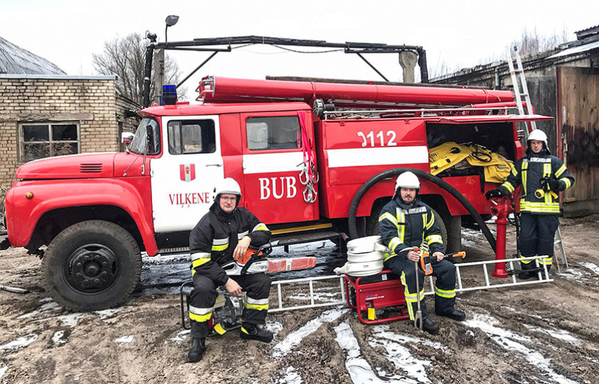 Viļķenes brīvprātīgie ugunsdzēsēji sarūpē jaunu aprīkojumu