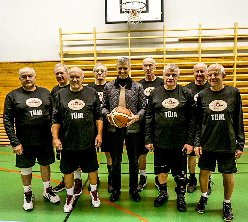 Limbažu basketbola vecmeistari Stokholmā