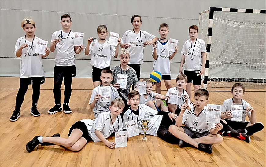 Limbažu sākumskolas zēniem sudrabs tautas bumbā Latvijas skolēnu spartakiādē