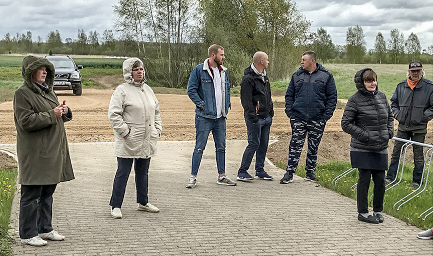 Lādes ciema ugunsdrošībā bīstami “caurumi”