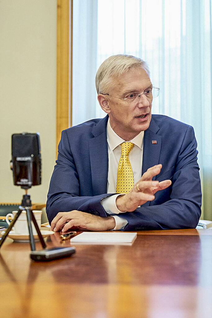 Ministru prezidents par Covid-19 un tā ietekmi uz ekonomiku