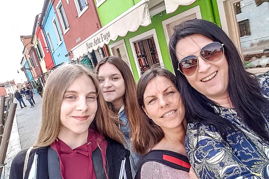 Divas māsas no Latvijas tagad biežāk tiekas Vācijā