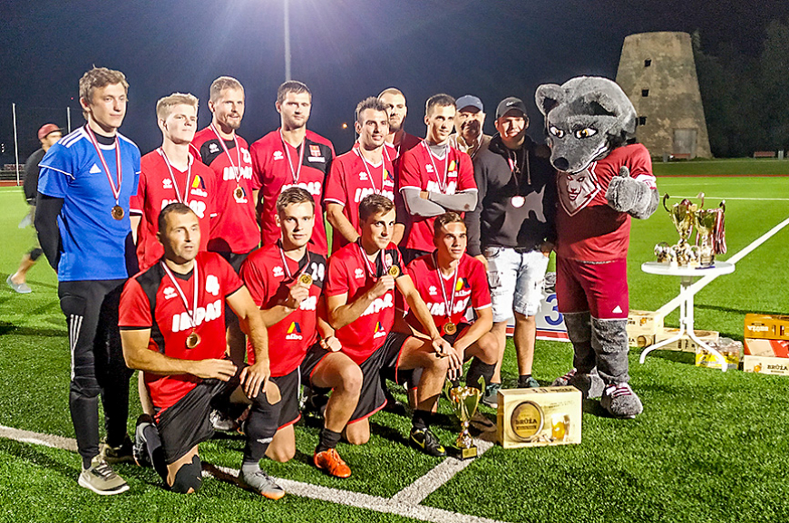 «Impar» futbolisti iegūst čempionu titulu