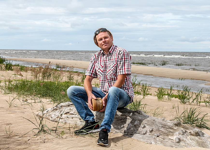 Iesakņojies gluži kā priede kāpās