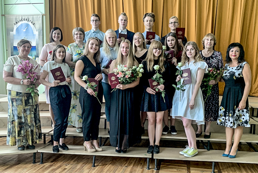 Salacgrīvas vidusskolas absolventiem vēl ieceru piepildījumu