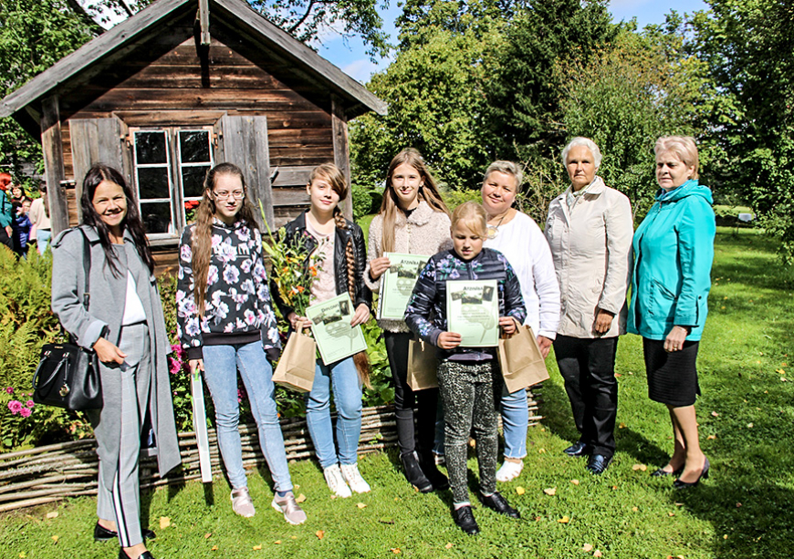 Pociema «Rumbiņos» tiekas konkursa «Friča Bārdas dzejas gleznas» laureāti
