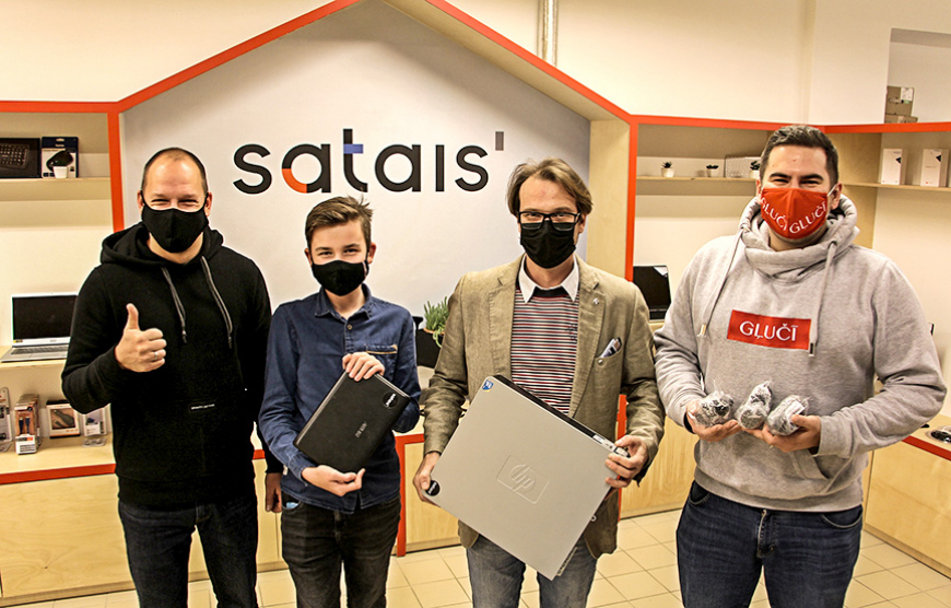 Limbažnieki aicina sarūpēt datorus un telefonus bērniem un senioriem
