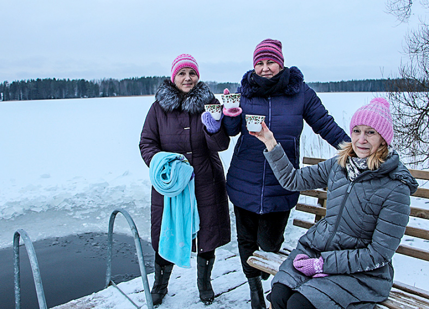 Triju dāmu pozitīvisma avots – ziemas peldēšana