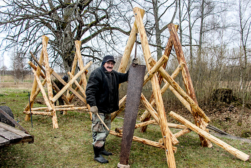 Pie «Melngaiļa sētas» uzstāda rokas gateri