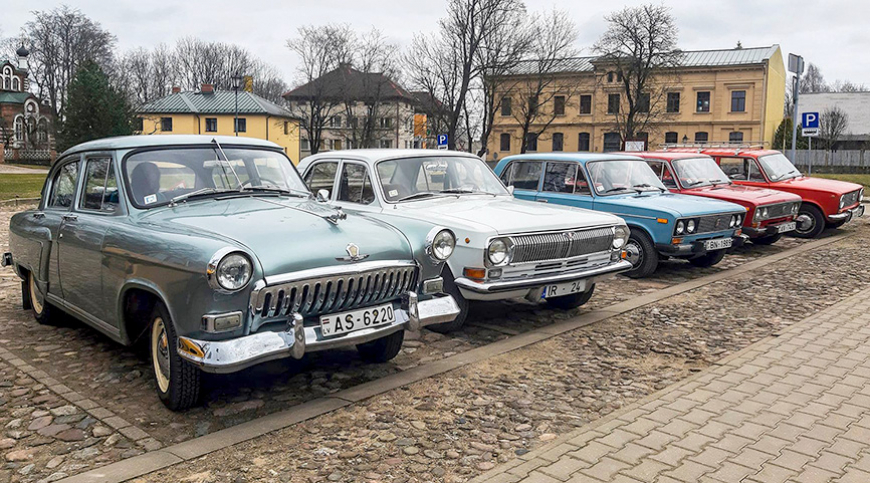 Retro automašīnu fani sola Limbažos atgriezties