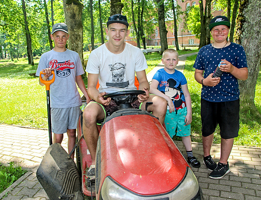 Puikulē pusaudži brīvprātīgi piesakās palīgos pašvaldībai