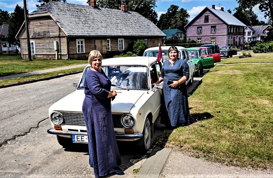 Alojas pusi iepazīst antīko automobiļu vadītāji