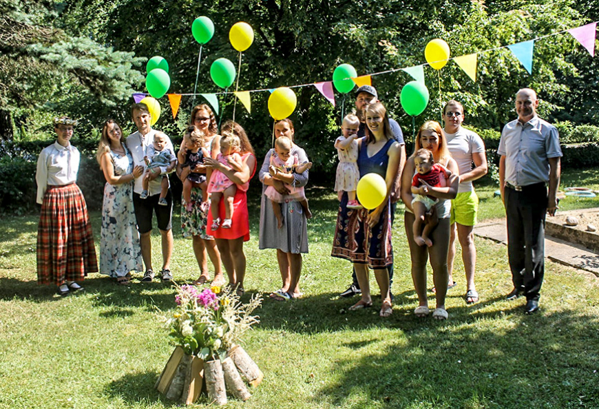 Limbažu pagasta svētkos izgaismoja pagātni, tagadni un nākotni
