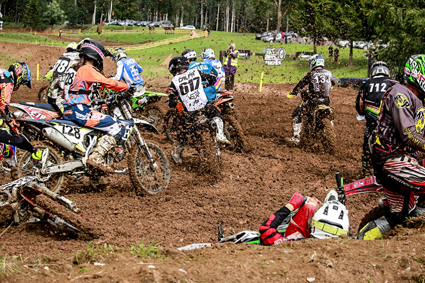Alojas «Jaunzemniekos» aizvadīts Nacionālā kausa motokrosā 3. posms