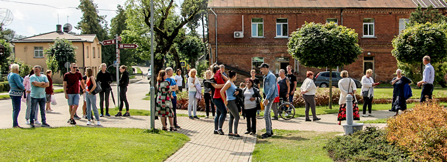Pie Limbažu novada domes pulcējās obligātas vakcinācijas pretinieki