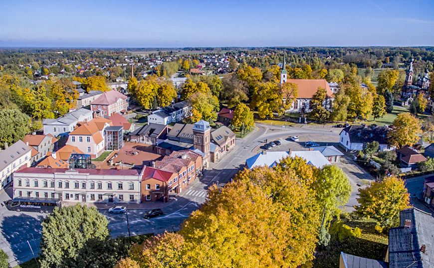 Zeltainais rudens bija drona lidojumam labvēlīgs